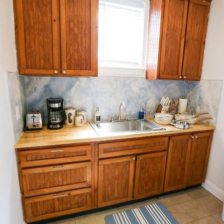 New Listing! Centrally Located Efficiency One Mile To The Beach! Jacksonville Beach Bagian luar foto