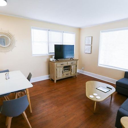 New Listing! Centrally Located Efficiency One Mile To The Beach! Jacksonville Beach Bagian luar foto