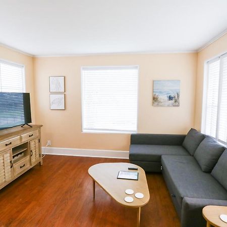 New Listing! Centrally Located Efficiency One Mile To The Beach! Jacksonville Beach Bagian luar foto
