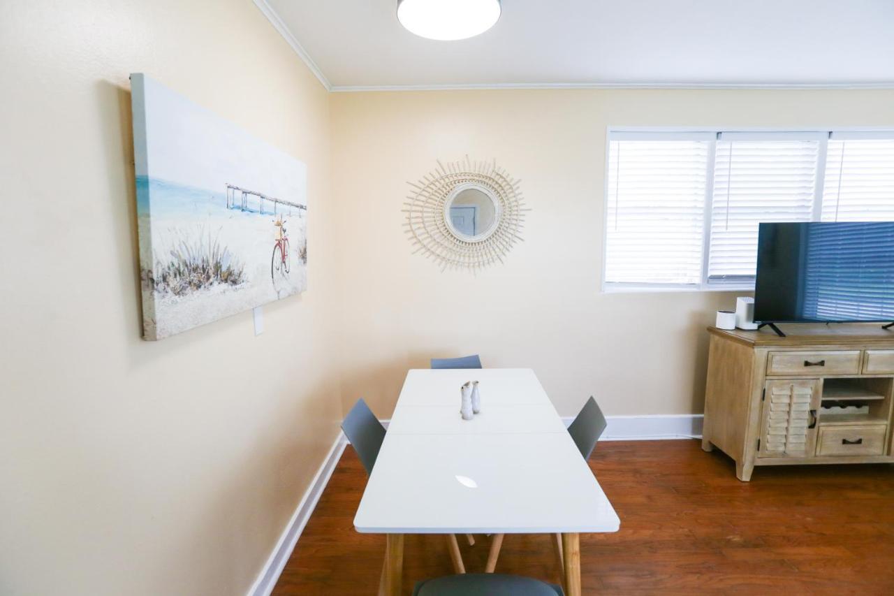 New Listing! Centrally Located Efficiency One Mile To The Beach! Jacksonville Beach Bagian luar foto